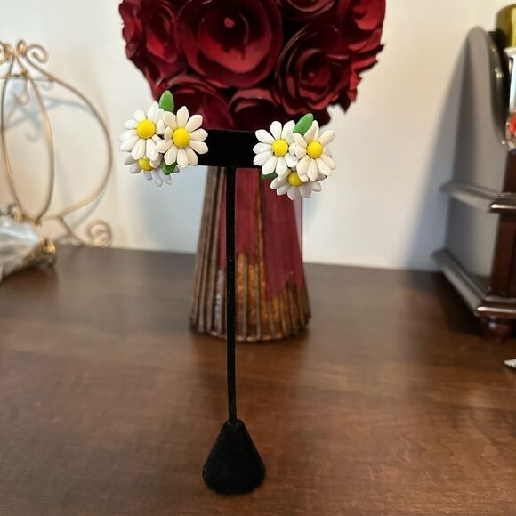 Vintage West Germany Signed -1940s to 1950s Glass Daisy  Screwback Earrings - Picture 3 of 4